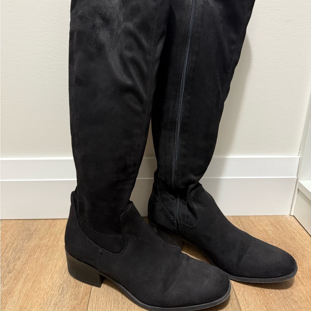 Kenneth Cole Black Heeled Boots - Picture 2 of 4